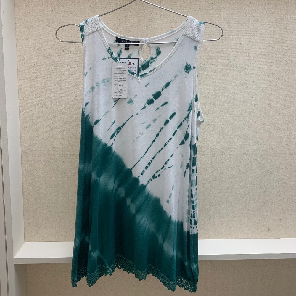 NWT Yak and yeti tie dye tank top